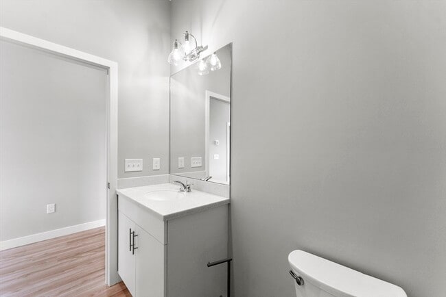 Building Photo - 999 Main St