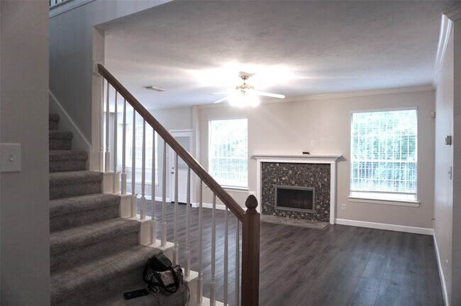 Building Photo - 6628 Sharpstown Green Cir
