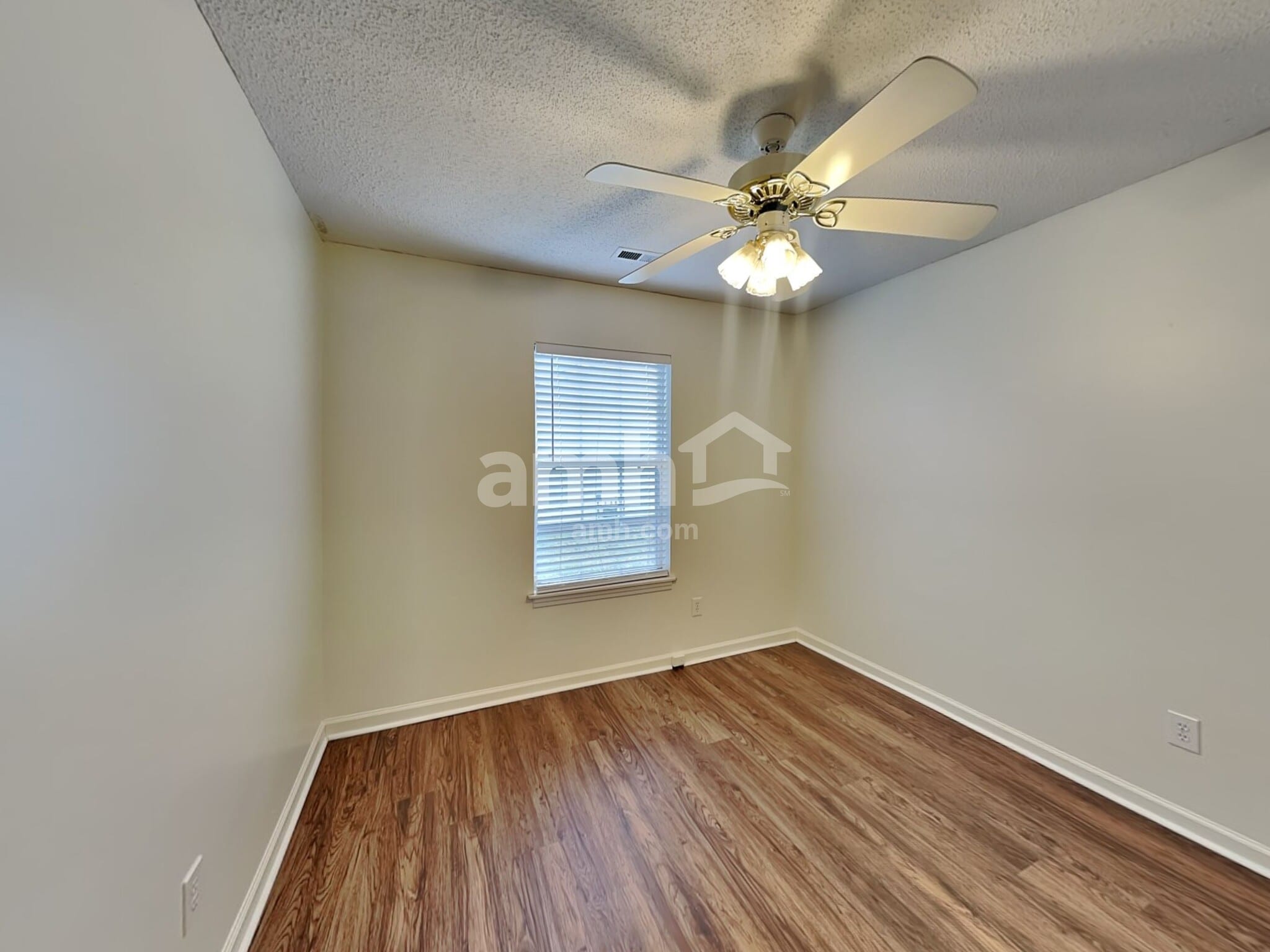 Building Photo - 2804 Robyns Glen Dr