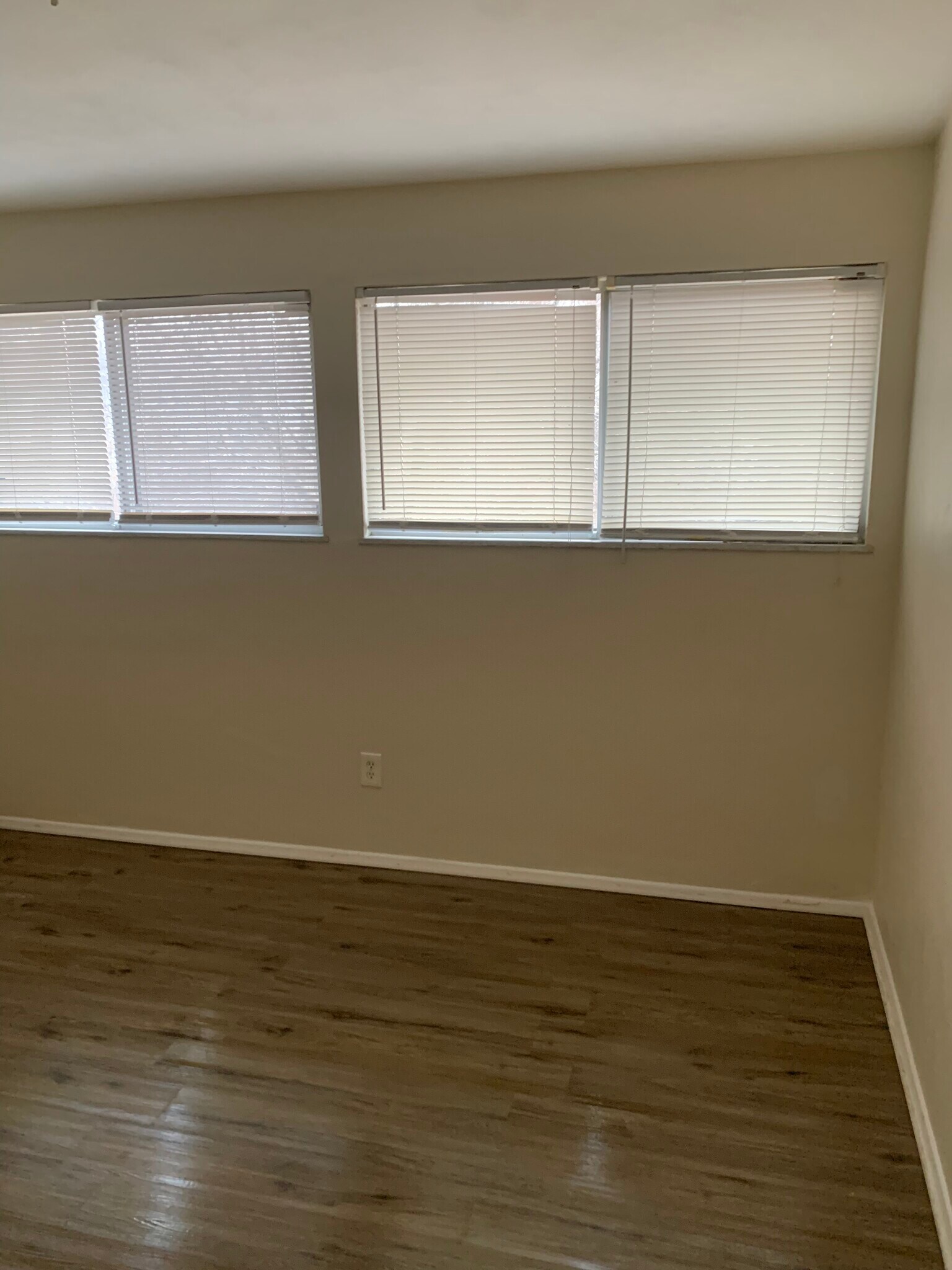 Building Photo - 8465 January Ave