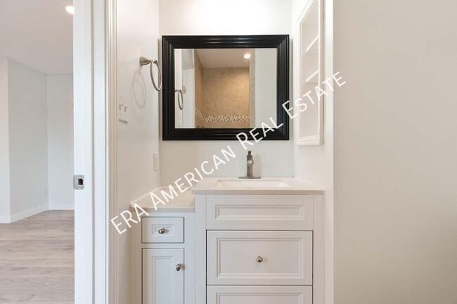 Building Photo - 228 Amberjack Dr