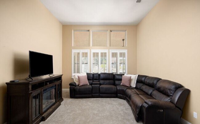 Building Photo - 13019 Queen Palm Ct