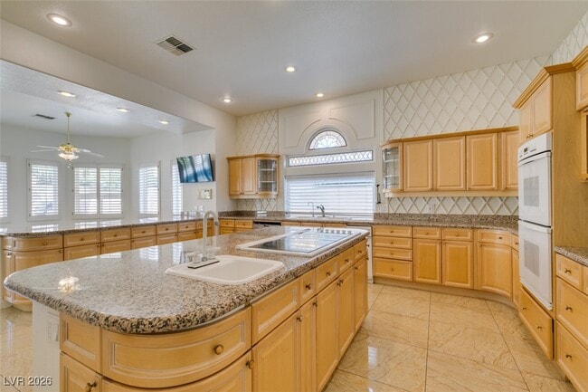 Building Photo - 8706 Mesa Madera Dr