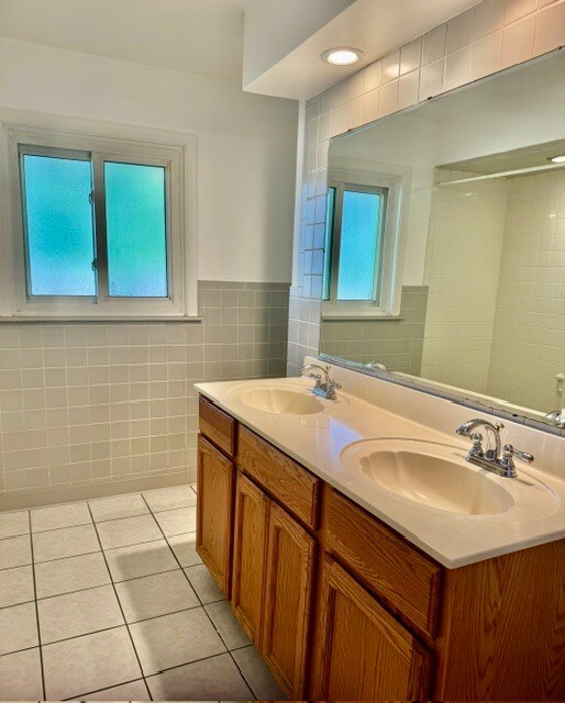 Building Photo - 531 Pinecrest Ln