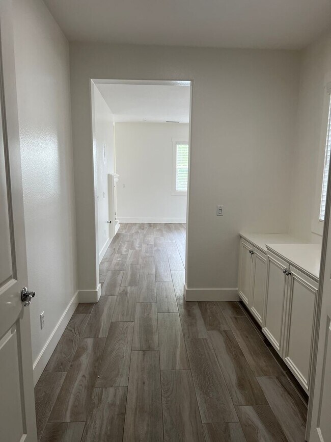 Building Photo - Seabridge Single Family Home in gated community in Oxnard