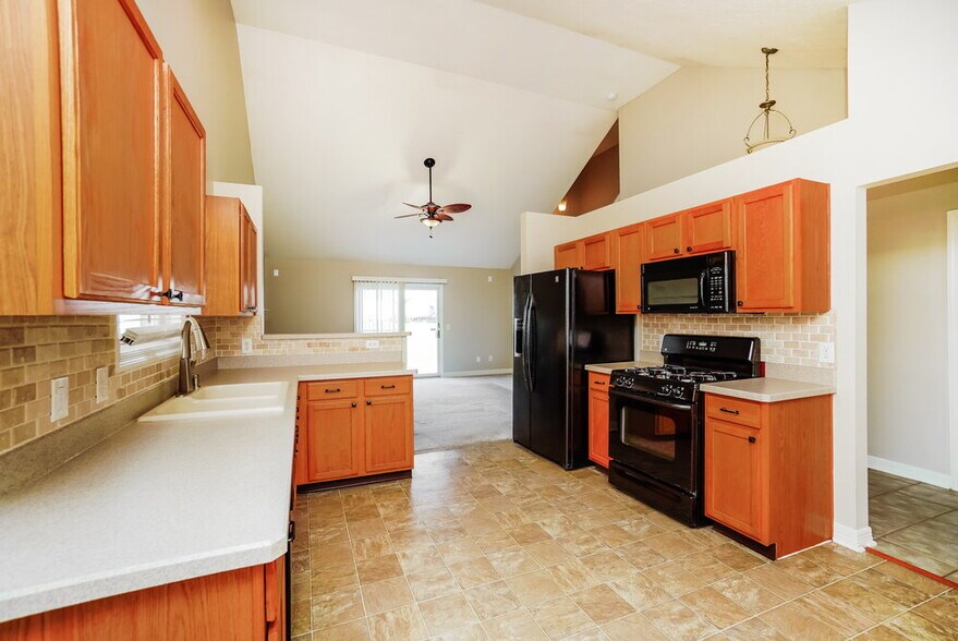 Building Photo - 718 Orwell St