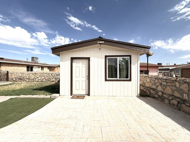 Building Photo - 9321 Sorbonne Dr