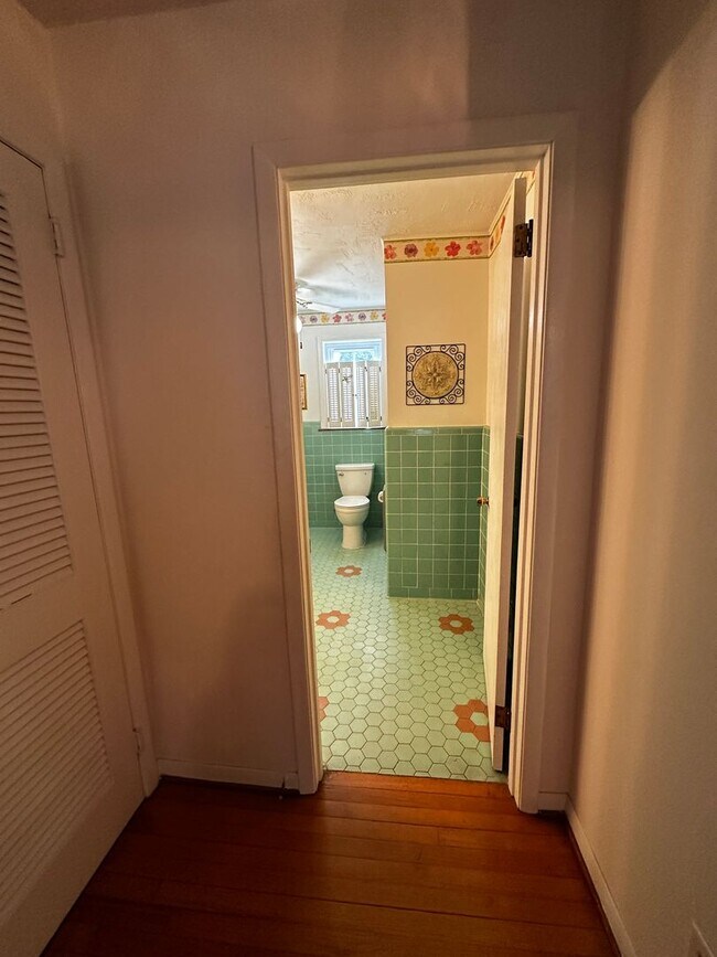 Building Photo - Partially furnished 3 bed/ 1.5 bath - Morristown, TN