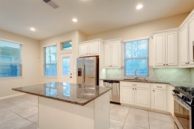Building Photo - 220 Cheswood Forest Dr