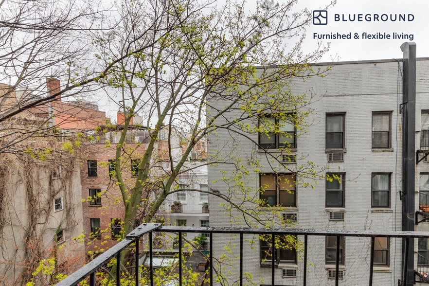 Building Photo - 188 6th Ave