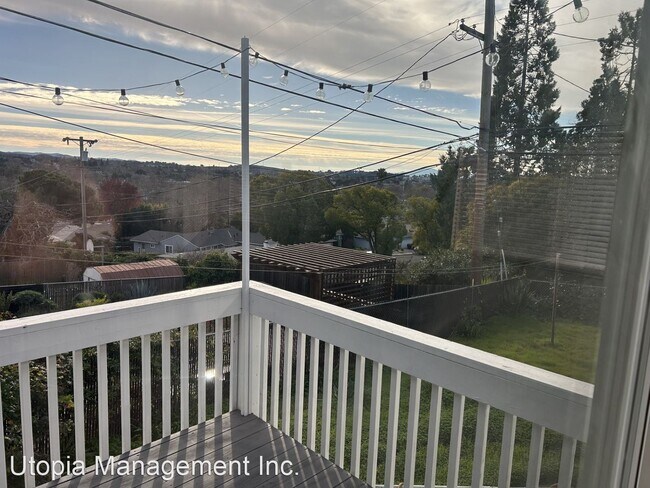 Building Photo - 3 br, 2 bath House - 1229 Maple Ave