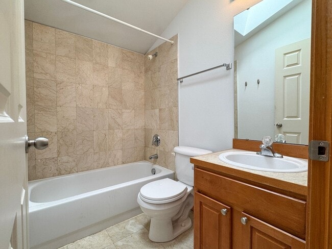 Building Photo - Updated 3 Bed, 2.5 Bath Pinehurst Townhome...