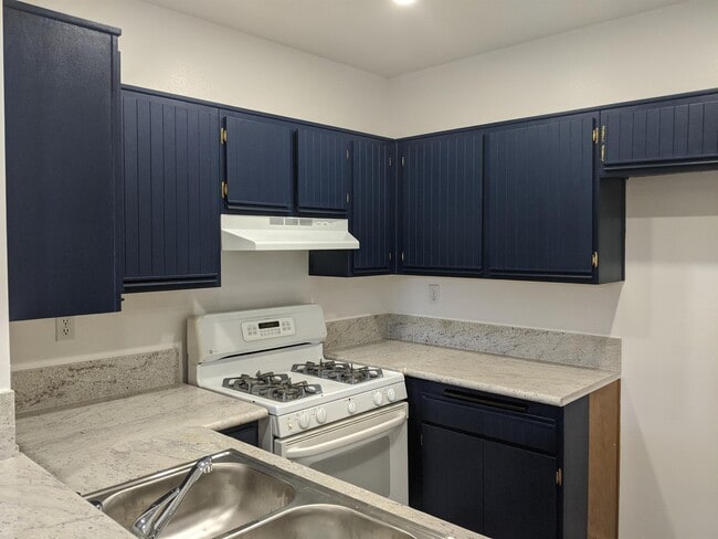 Building Photo - 23947 Del Monte Dr.