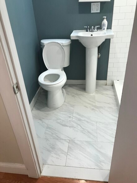 Building Photo - 132 Phoenix St