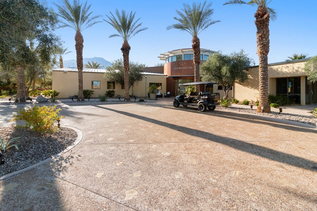 Building Photo - 60661 Juniper Ln