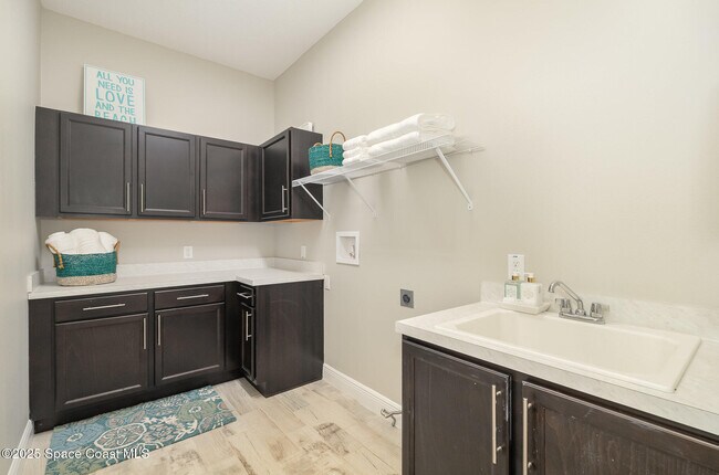 Building Photo - 3960 Poseidon Way