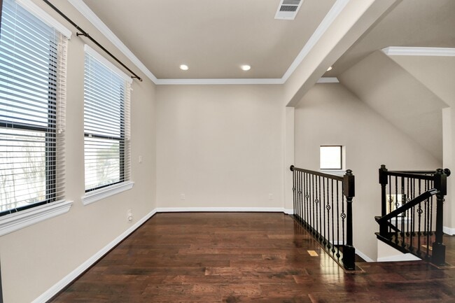 Building Photo - 2707 King's Retreat Cir