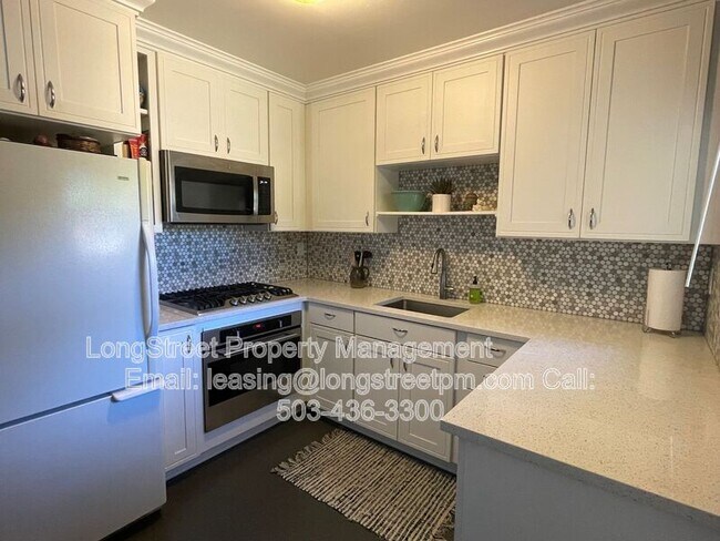 Building Photo - 4022 NE 13th Ave