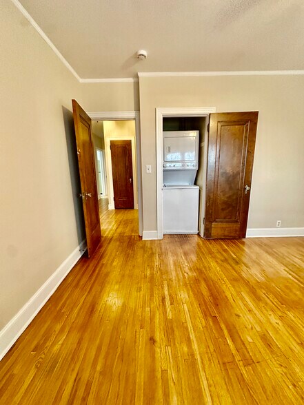 Building Photo - 3540 Irving Ave S