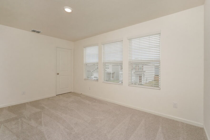 Building Photo - 5607 Finch Cyn