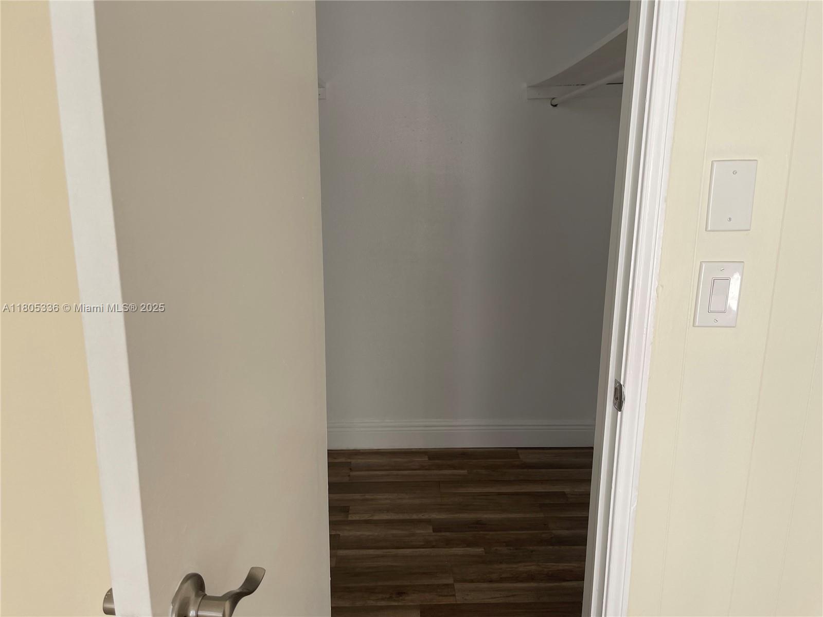 Building Photo - 9401 Evergreen Pl