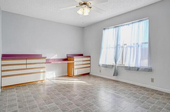 Building Photo - 1704 Frog Pond Rd