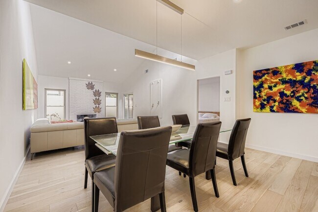 Building Photo - 12364 Montego Plaza