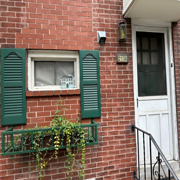 Building Photo - 2138 Cherry St