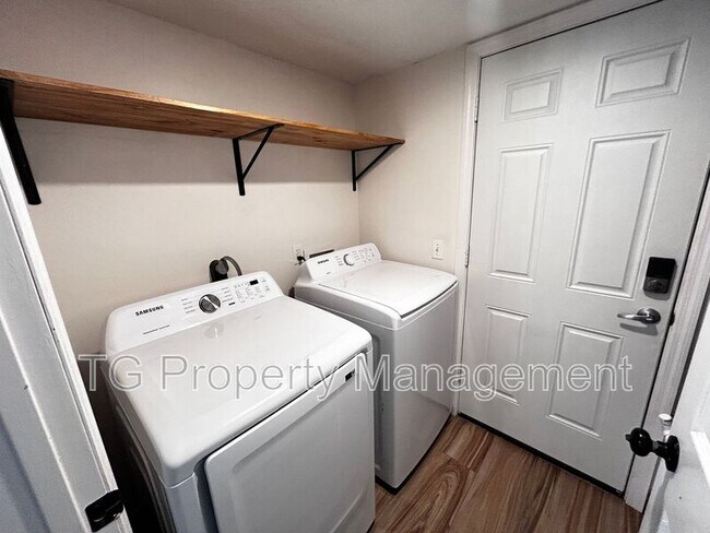 Building Photo - 430 Trout River Dr