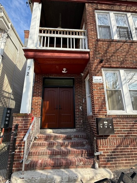 Building Photo - 72 Seymour Ave