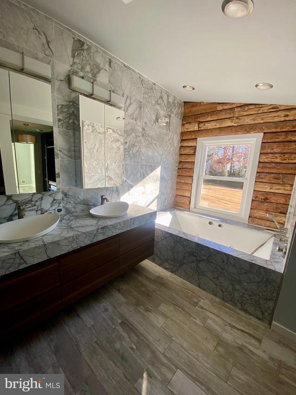 Building Photo - 112 England Run Ln