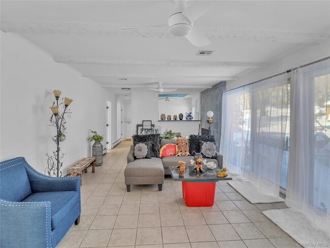 Building Photo - 6 Kenbar Rd