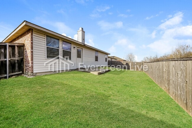 Building Photo - 1012 Willow Tree Dr