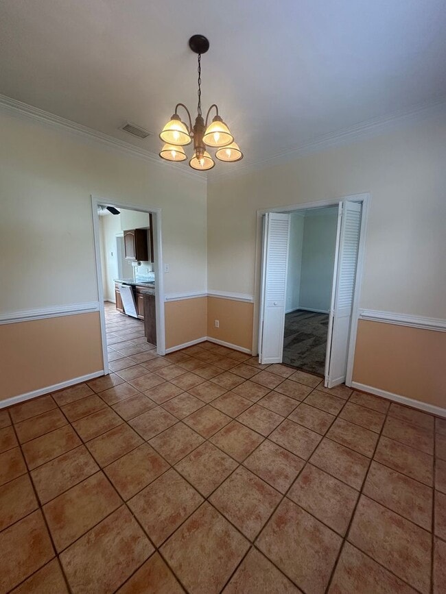 Building Photo - Lovely Ranch in Grassfield School District!