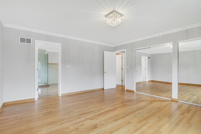 Building Photo - 1206 Lynn Terrace