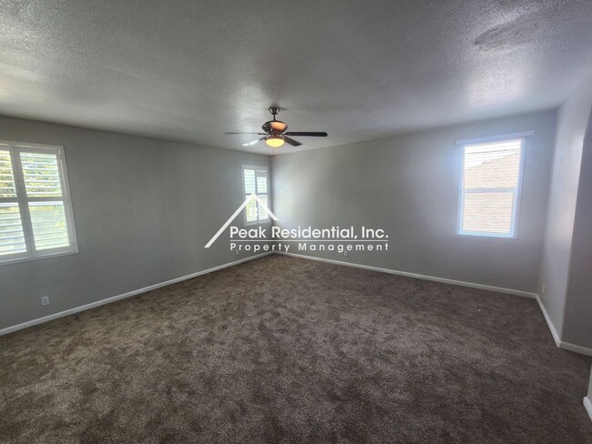 Building Photo - Spacious Stockton 5bd/3ba back up to Elkhorn Golf Club