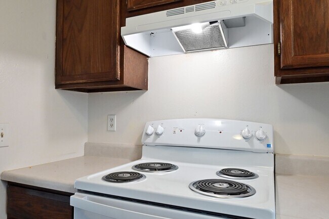 Building Photo - 2 bed 1 Bath townhouse