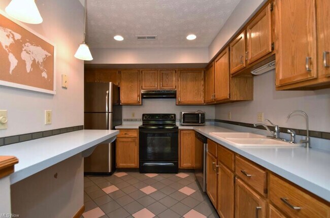 Building Photo - 1448 Cedarwood Dr