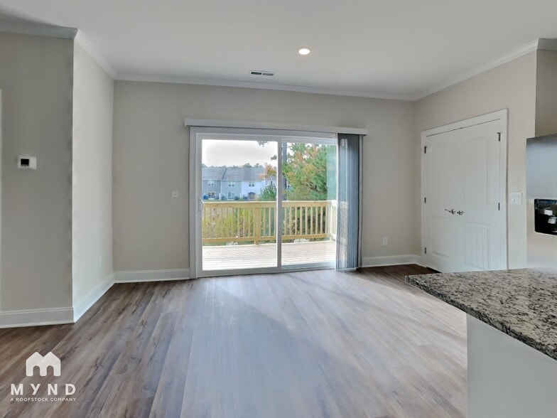 Building Photo - 6933 Woodland Stream Pl
