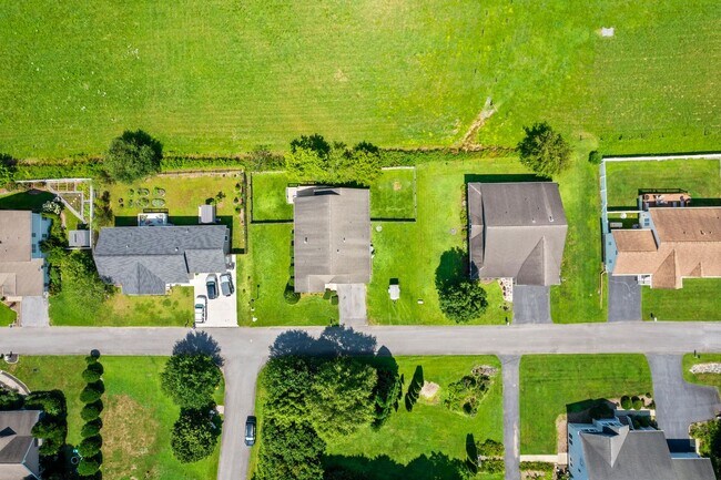 Building Photo - Delightful 3-Bedroom, 2-Bathroom with Fenc...