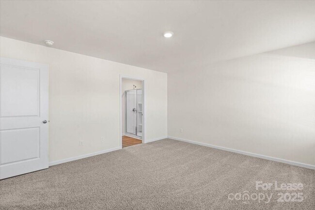 Building Photo - 1339 37th Ave Lane NE