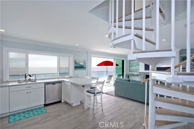 Building Photo - 1249 Ocean Front