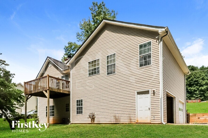 Building Photo - 7795 Poppy Dr