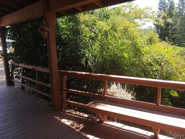 Building Photo - West Redding Home