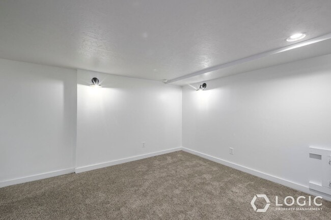 Building Photo - Incredible Basement Unit in Harrison UT