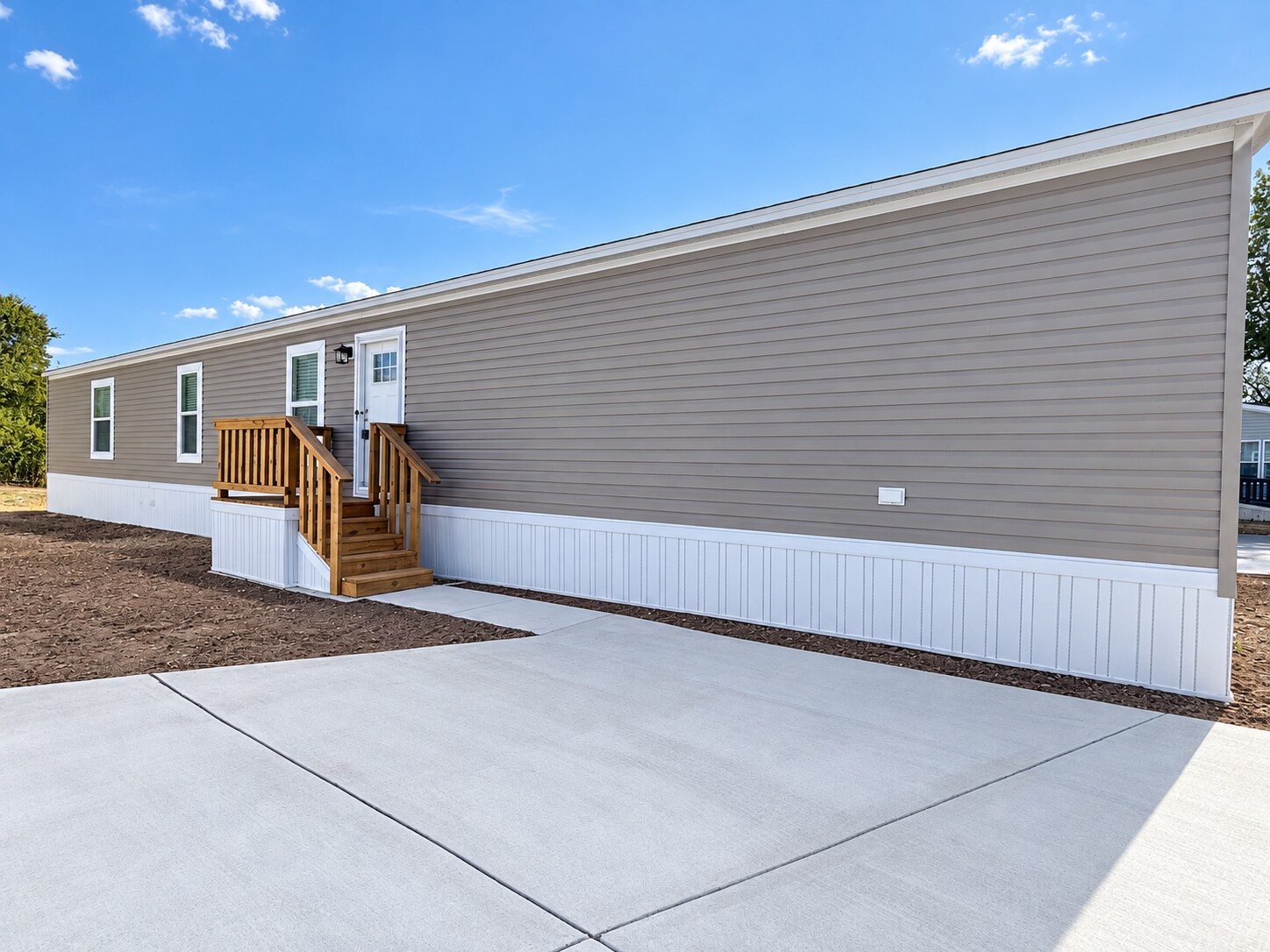 Building Photo - 127 Paramount Dr