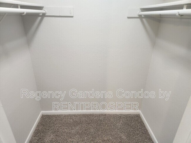 Building Photo - 5587 Devonbriar Way