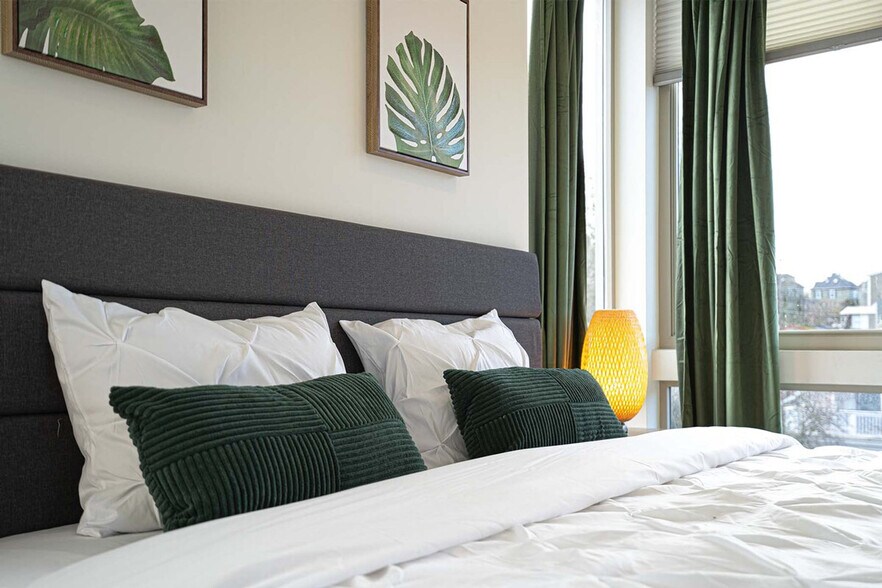 Building Photo - 2214 E Terrace St