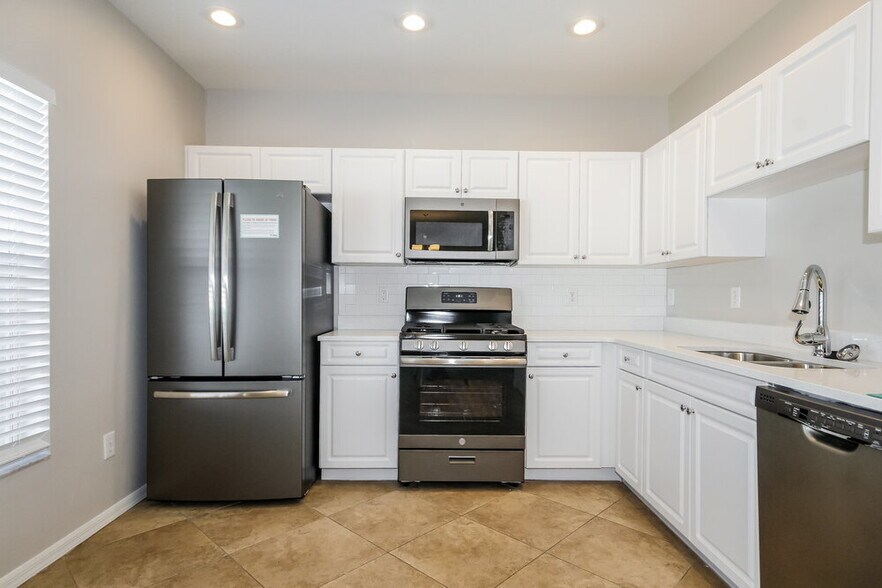 Building Photo - 11108 Newbridge Dr