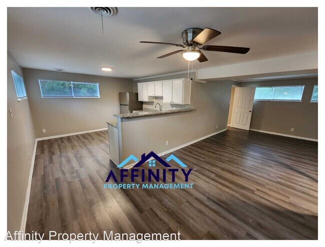 Building Photo - 4 br, 1.5 bath House - 835 Green Oak Ter